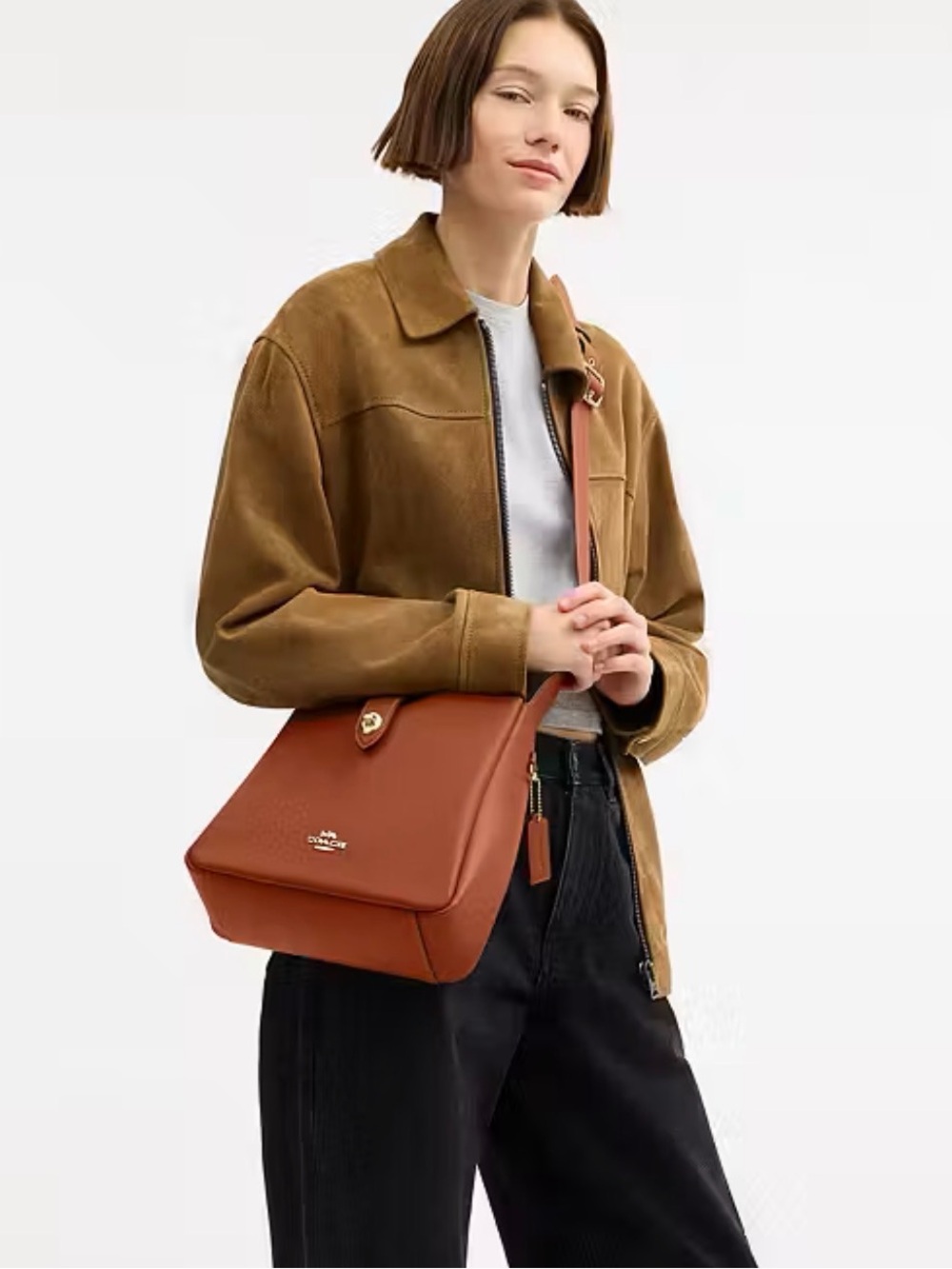 Coach Leather Hadley Convertible Crossbody bag in gold/tan - Picture 2 of 6
